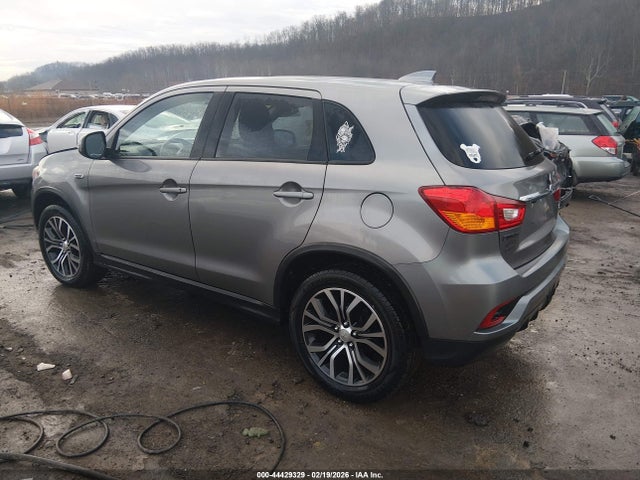 2018 MITSUBISHI OUTLANDER SPORT JA4AR3AU8JU016769 Photo 2