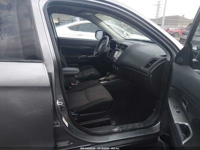 2018 MITSUBISHI OUTLANDER SPORT JA4AR3AU8JU016769 Photo 4