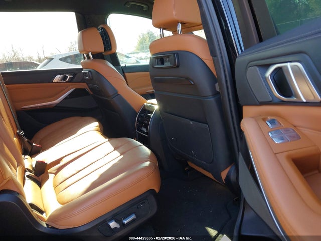 2021 BMW X7 5UXCW2C01M9F27860 Photo 7