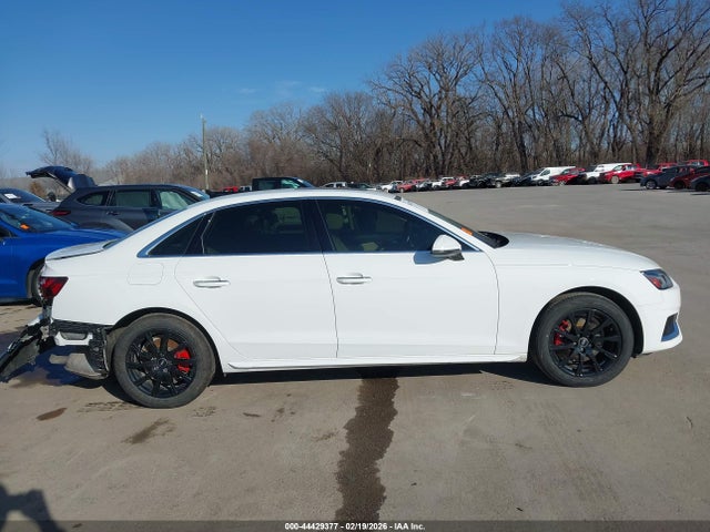 2022 Audi A4 Premium 40 Tfsi Quattro S Tronic მანქანა იყიდება აუქციონზე, vin: WAUABAF45NA003831, აუქციონის ნომერი: 44429377