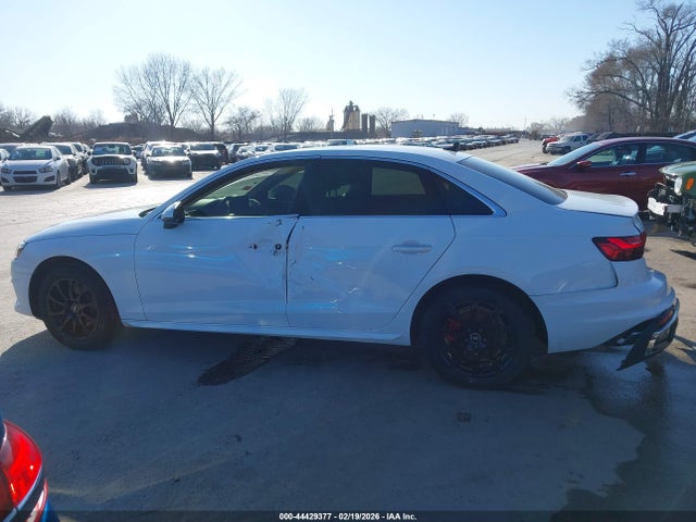 2022 Audi A4 Premium 40 Tfsi Quattro S Tronic მანქანა იყიდება აუქციონზე, vin: WAUABAF45NA003831, აუქციონის ნომერი: 44429377