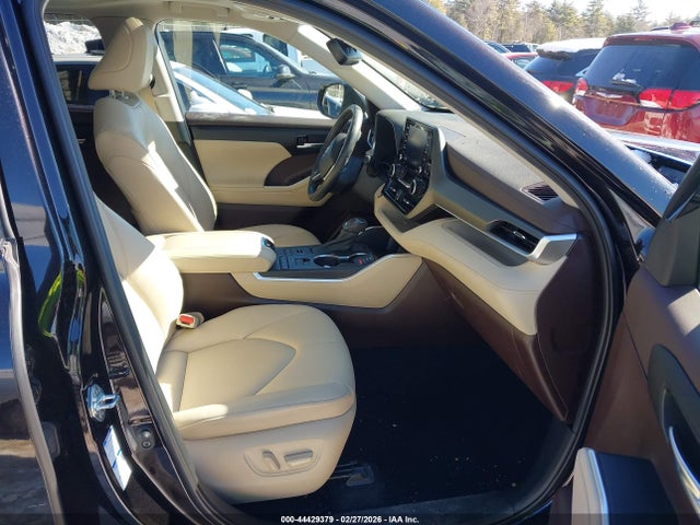 5TDGZRBH3MS084846 Toyota Highlander Xle