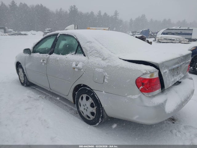 2005 TOYOTA CAMRY 4T1BE32K85U944926 Photo 2