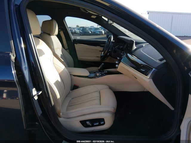 WBAJA9C50JB033855 BMW 530e Iperformance