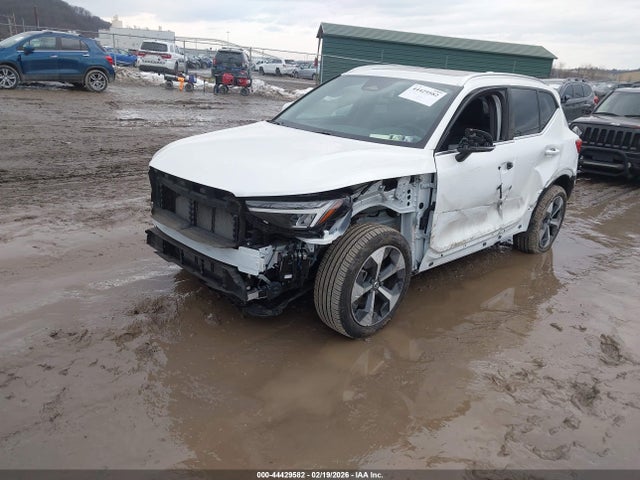 2024 VOLVO XC40 YV4L12UK3R2222855 Photo 1