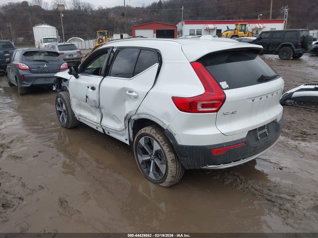 2024 VOLVO XC40 YV4L12UK3R2222855 Photo 2