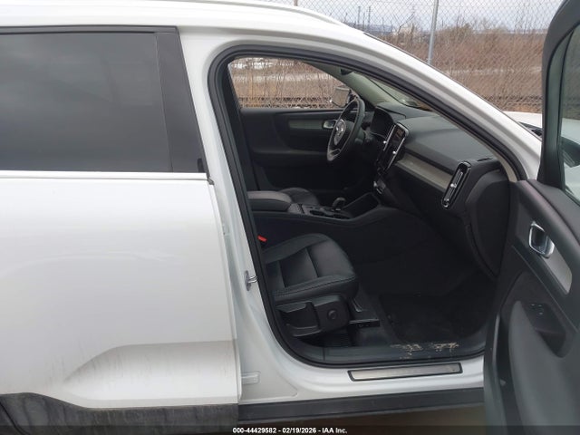 2024 VOLVO XC40 YV4L12UK3R2222855 Photo 4