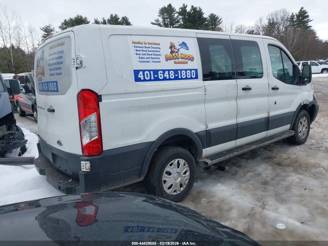 1FTNR1ZM2FKA33974 Ford Transit-250