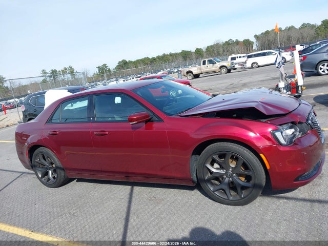 44429606 :رقم المزاد ، 2C3CCABG5PH525389 vin ، 2023 Chrysler 300 300s مزاد بيع
