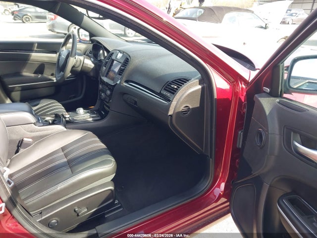 44429606 :رقم المزاد ، 2C3CCABG5PH525389 vin ، 2023 Chrysler 300 300s مزاد بيع