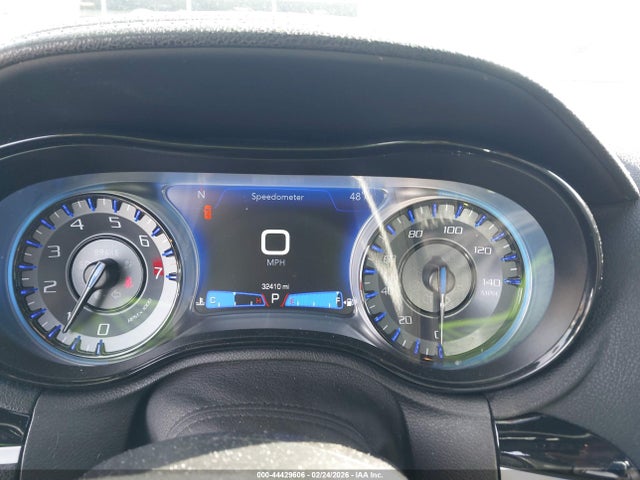 44429606 :رقم المزاد ، 2C3CCABG5PH525389 vin ، 2023 Chrysler 300 300s مزاد بيع