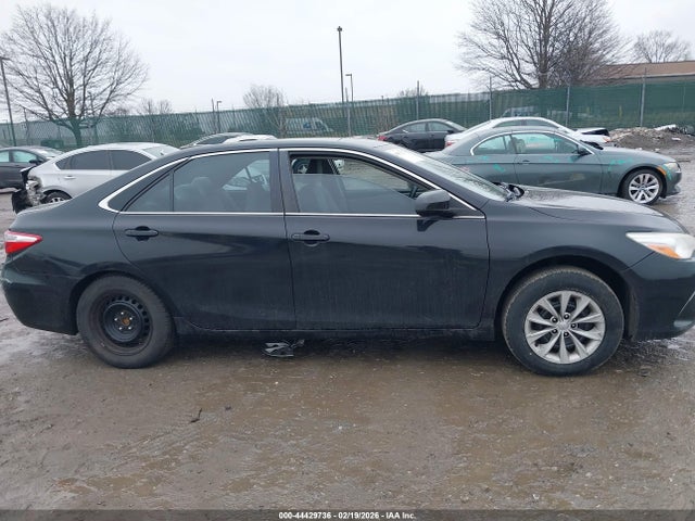 4T1BF1FK5HU299930 Toyota CAMRY LE