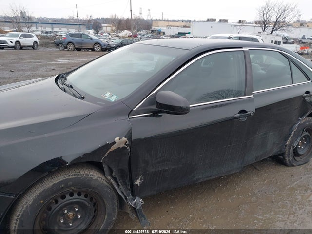 4T1BF1FK5HU299930 Toyota CAMRY LE