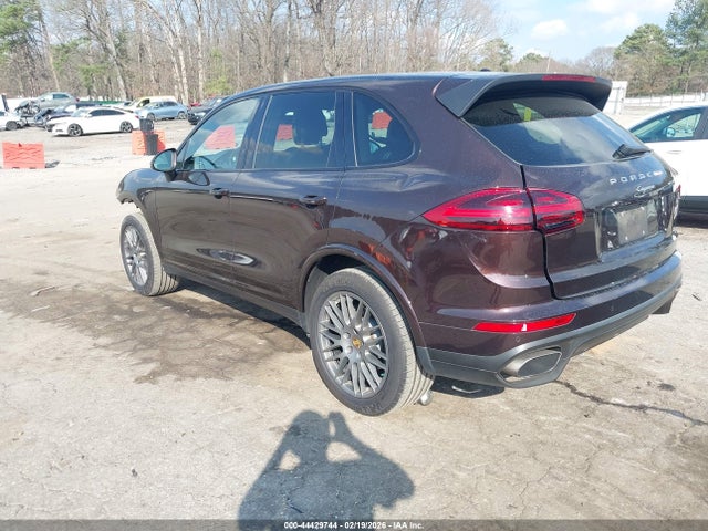 2018 PORSCHE CAYENNE WP1AA2A28JKA00958 Photo 2