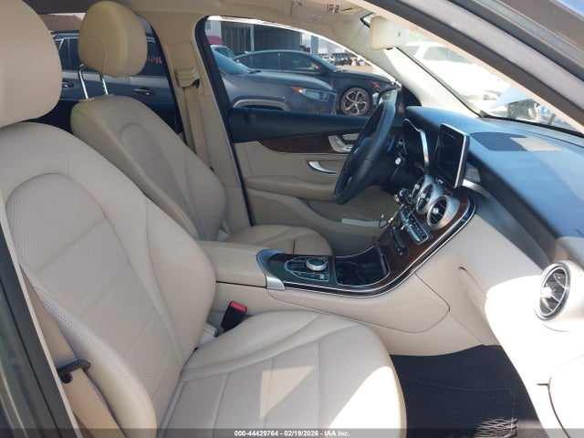 44429764 :رقم المزاد ، WDC0G4JB5JV061930 vin ، 2018 Mercedes-benz Glc 300 مزاد بيع