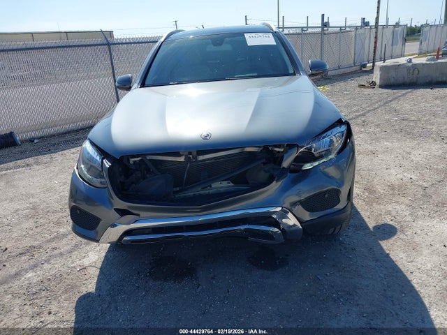 44429764 :رقم المزاد ، WDC0G4JB5JV061930 vin ، 2018 Mercedes-benz Glc 300 مزاد بيع