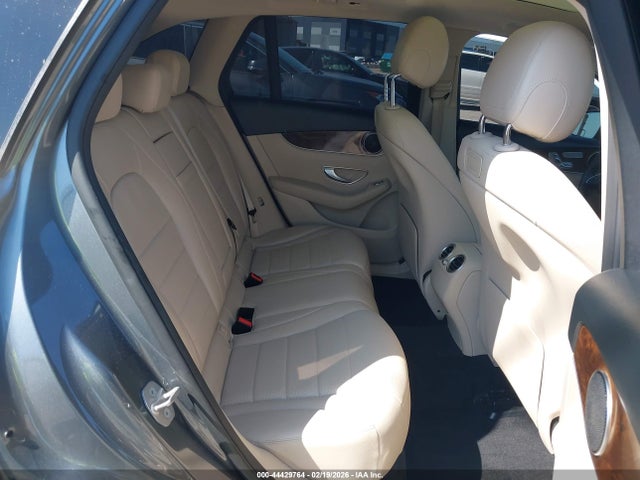 44429764 :رقم المزاد ، WDC0G4JB5JV061930 vin ، 2018 Mercedes-benz Glc 300 مزاد بيع