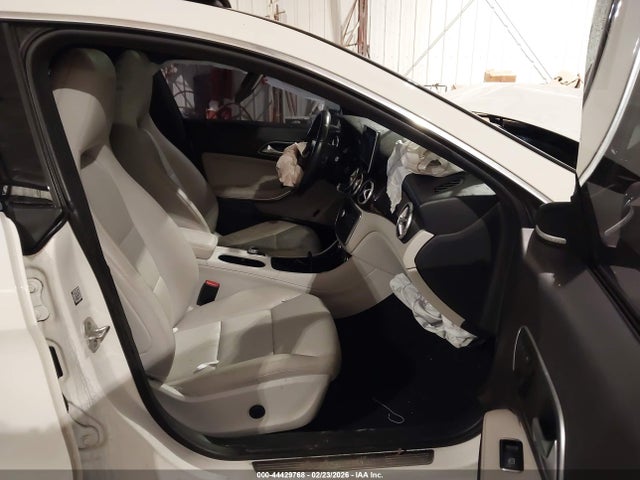 2015 Mercedes-benz Cla 250 4matic მანქანა იყიდება აუქციონზე, vin: WDDSJ4GB5FN263770, აუქციონის ნომერი: 44429768