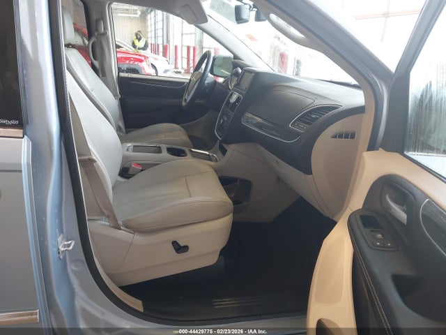 Продажа на аукционе авто 2013 Chrysler Town & Country Touring-l, vin: 2C4RC1CG3DR623332, номер лота: 44429775