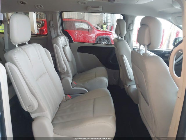 Продажа на аукционе авто 2013 Chrysler Town & Country Touring-l, vin: 2C4RC1CG3DR623332, номер лота: 44429775