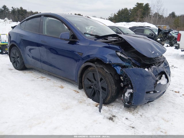 2024 TESLA MODEL Y 7SAYGDEE3RA309275