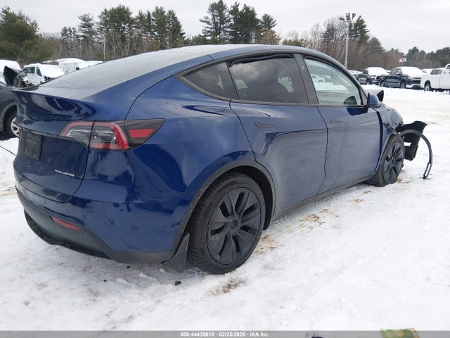 2024 TESLA MODEL Y 7SAYGDEE3RA309275 Photo 3