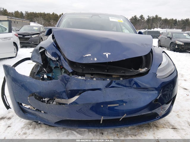 2024 TESLA MODEL Y 7SAYGDEE3RA309275 Photo 5