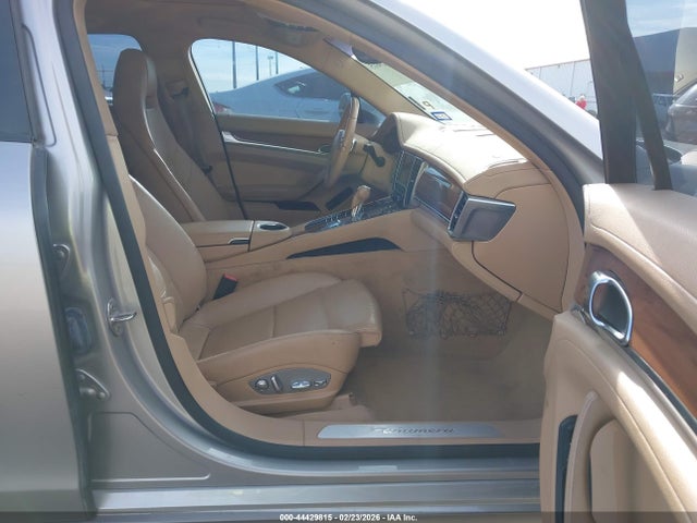 44429815 :رقم المزاد ، WP0AA2A71BL017173 vin ، 2011 Porsche Panamera 4 مزاد بيع