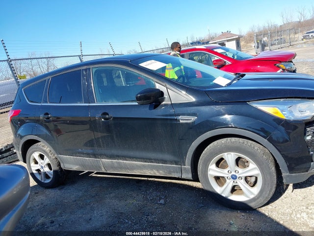 44429918 :رقم المزاد ، 1FMCU9G99GUA93058 vin ، 2016 Ford Escape Se مزاد بيع