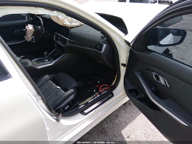 44430011 :رقم المزاد ، 3MW5R1J07L8B16075 vin ، 2020 Bmw 330i مزاد بيع