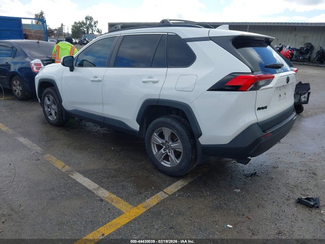 2022 TOYOTA RAV4 2T3W1RFV4NC207171 Photo 2