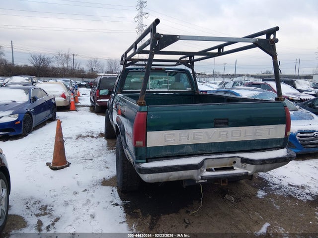 1989 CHEVROLET GMT-400 1GCDK14K8KZ243440 Photo 2