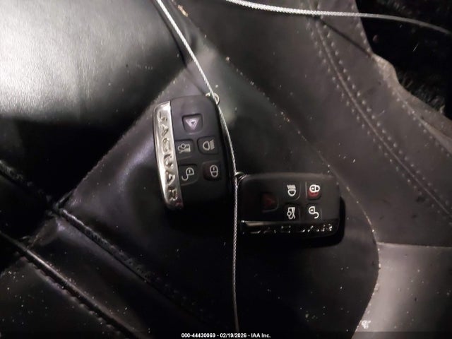 2016 JAGUAR F-TYPE SAJWJ6DL4GMK35181 Photo 10