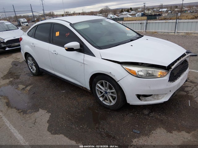 Ford FOCUS SE 2015 1FADP3F27FL220353 Image 1