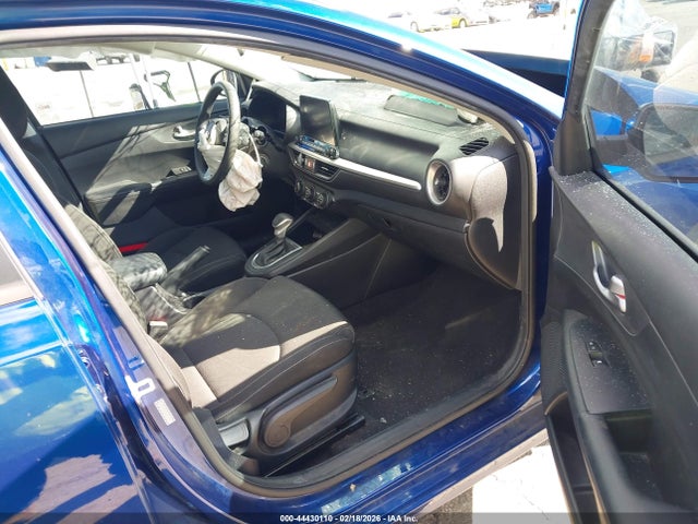 3KPF24AD0ME385974 KIA Forte Lxs