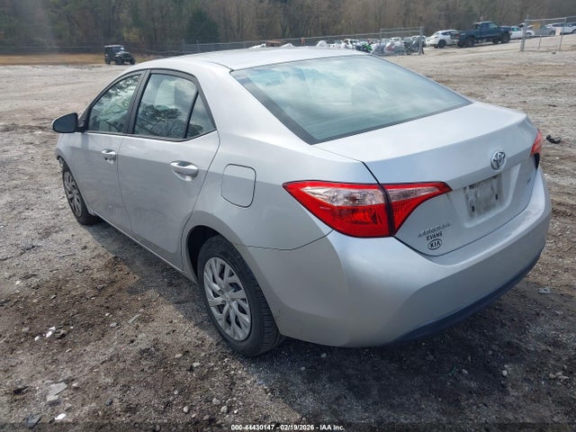 Toyota COROLLA LE 2017 5YFBURHE7HP636577 Image 3