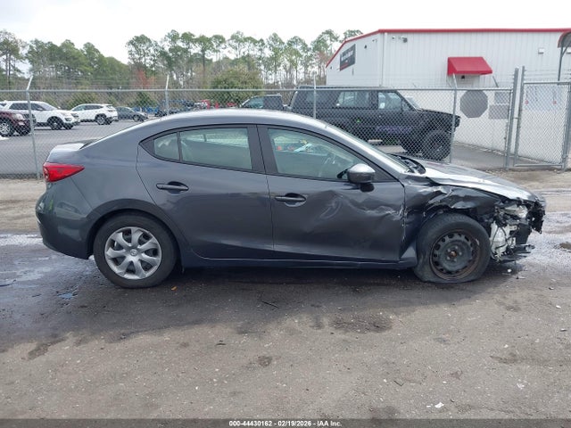 Продаж на аукціоні авто 2015 Mazda Mazda3 I Sport, vin: 3MZBM1U75FM204886, номер лоту: 44430162
