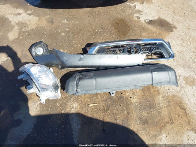 5TFLU4EN0FX128414 Toyota Tacoma Base V6