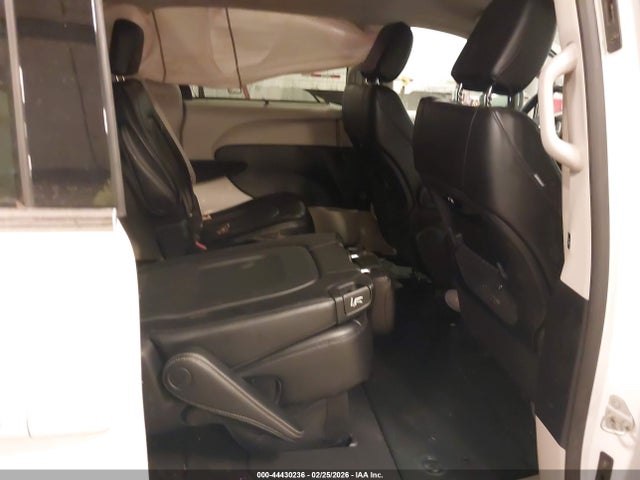 Продаж на аукціоні авто 2023 Chrysler Pacifica Touring L, vin: 2C4RC1BG9PR521037, номер лоту: 44430236
