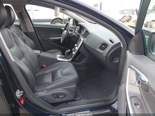 YV126MFK6G2407286 Volvo S60 T5 Drive-e Premier