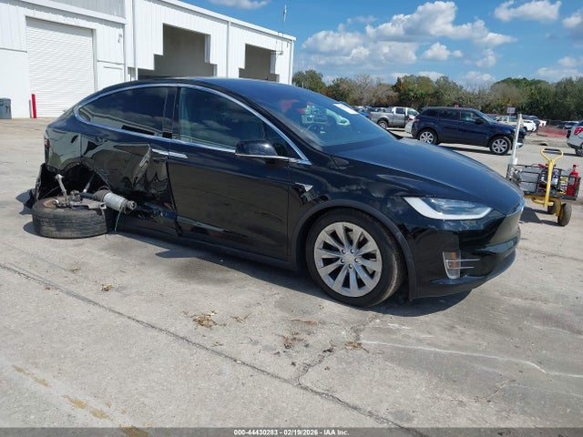 2019 TESLA MODEL X 5YJXCDE28KF152779 Photo 0