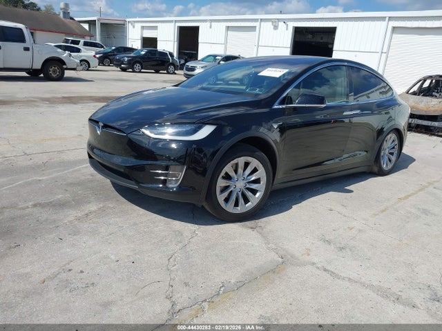 2019 TESLA MODEL X 5YJXCDE28KF152779 Photo 1