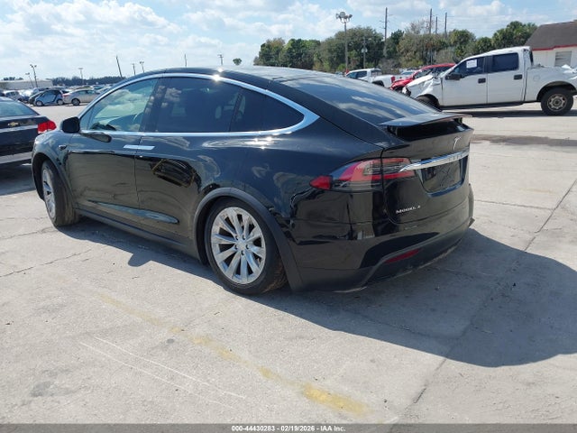 2019 TESLA MODEL X 5YJXCDE28KF152779 Photo 2