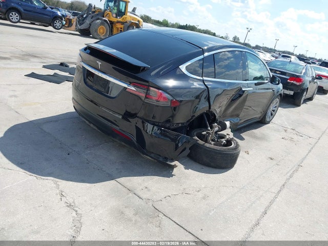 2019 TESLA MODEL X 5YJXCDE28KF152779 Photo 3