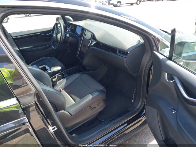 2019 TESLA MODEL X 5YJXCDE28KF152779 Photo 4