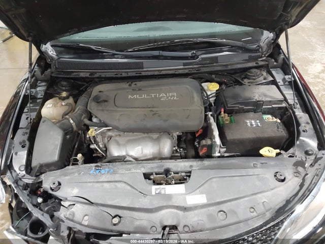 1C3CCCAB6FN503313 Chrysler 200 Limited
