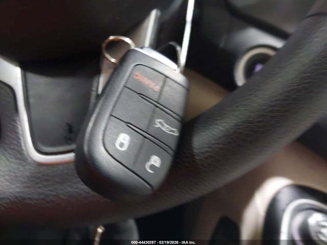 1C3CCCAB6FN503313 Chrysler 200 Limited
