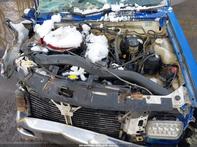 44430355 :رقم المزاد ، 1N6SD11S8SC409929 vin ، 1995 Nissan Truck E/xe مزاد بيع