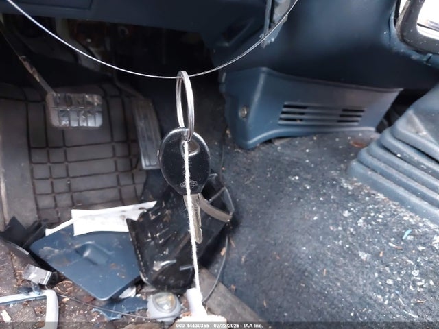 44430355 :رقم المزاد ، 1N6SD11S8SC409929 vin ، 1995 Nissan Truck E/xe مزاد بيع