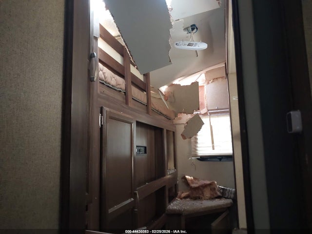 Coachmen Other 2018 5ZT2CXVB0JF012990 Image 10
